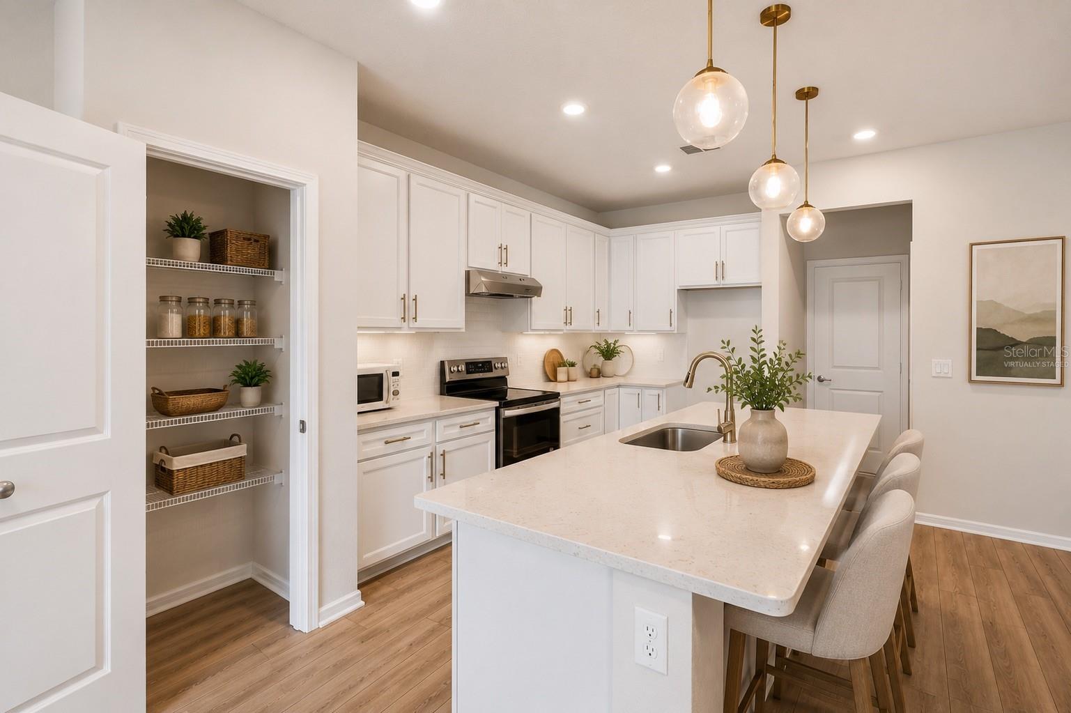 PIER POINTE - Residential