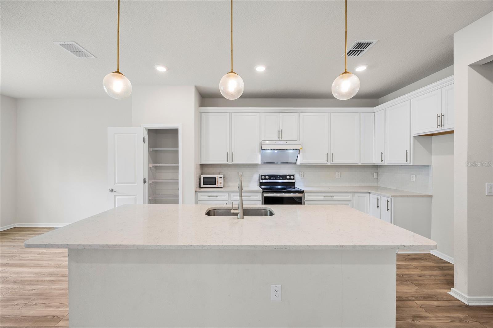 PIER POINTE - Residential