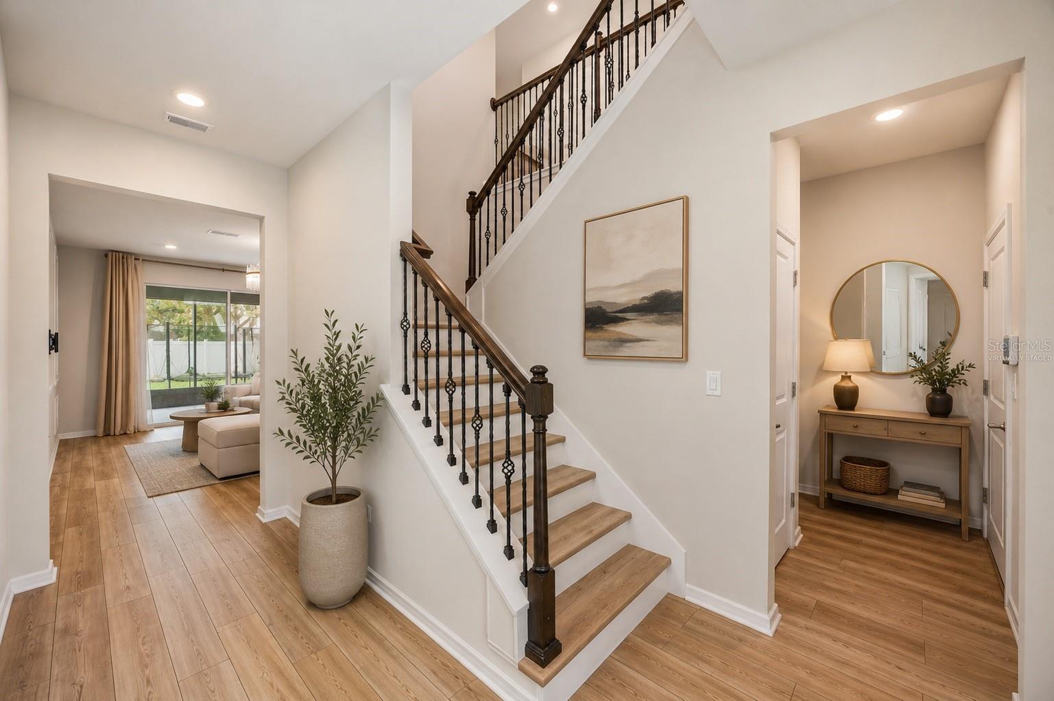PIER POINTE - Residential