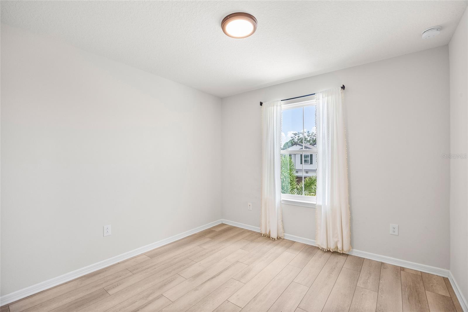 PIER POINTE - Residential