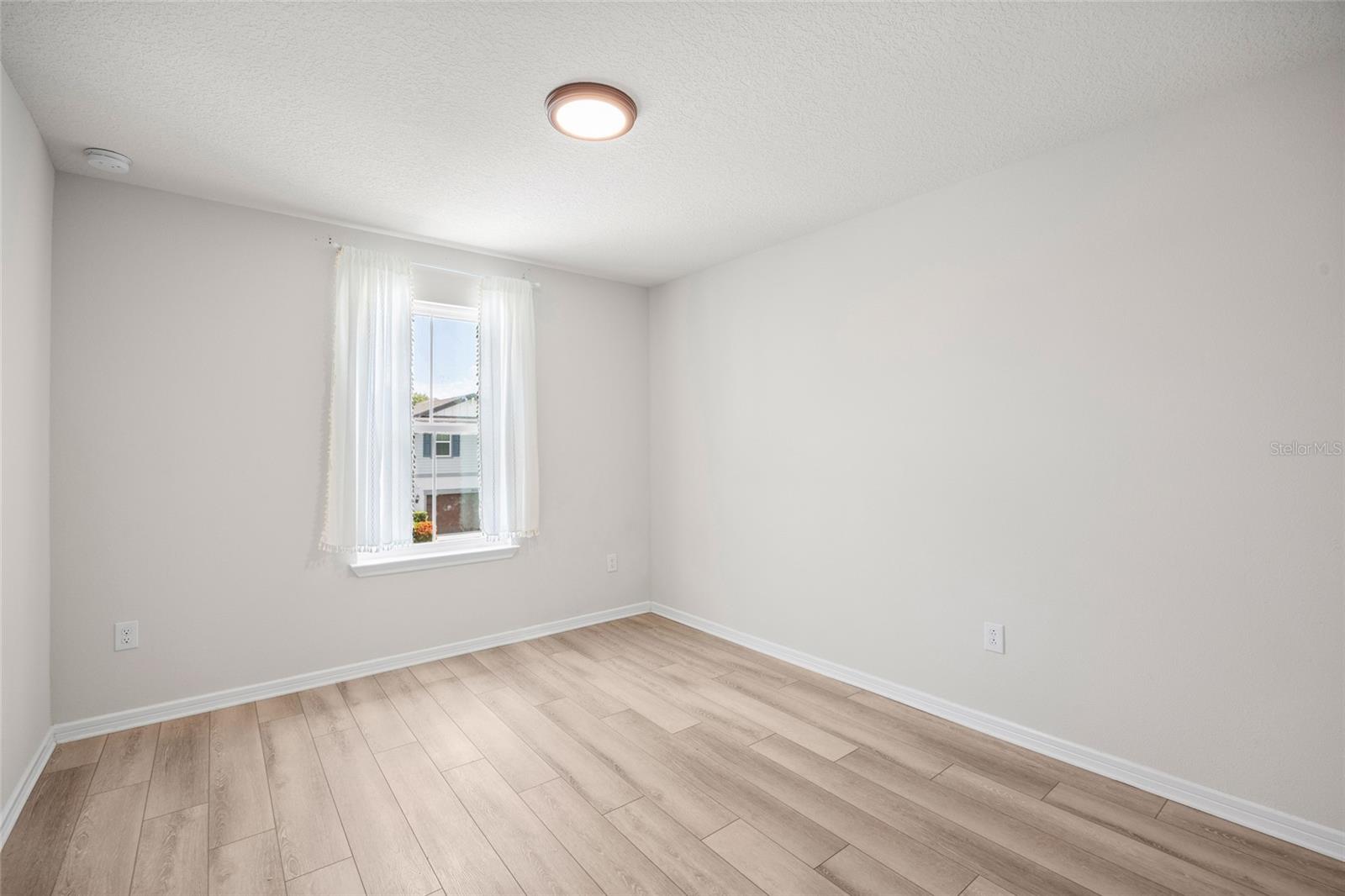 PIER POINTE - Residential