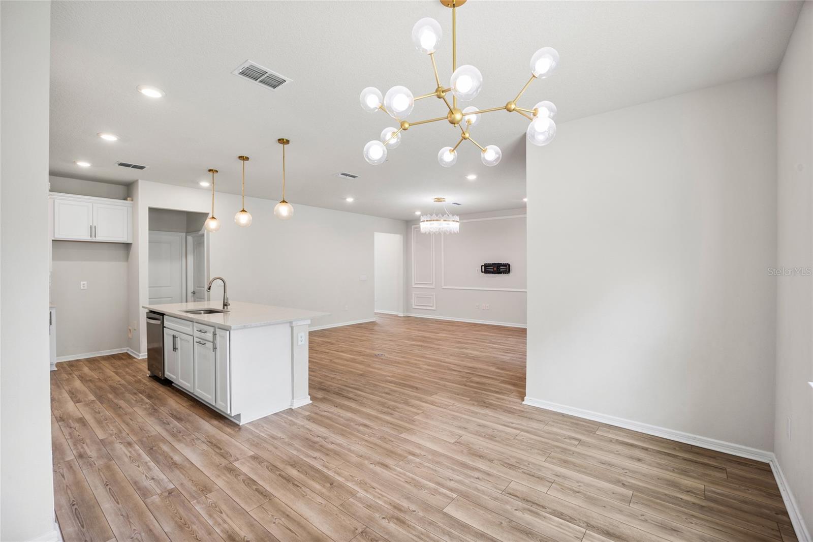 PIER POINTE - Residential