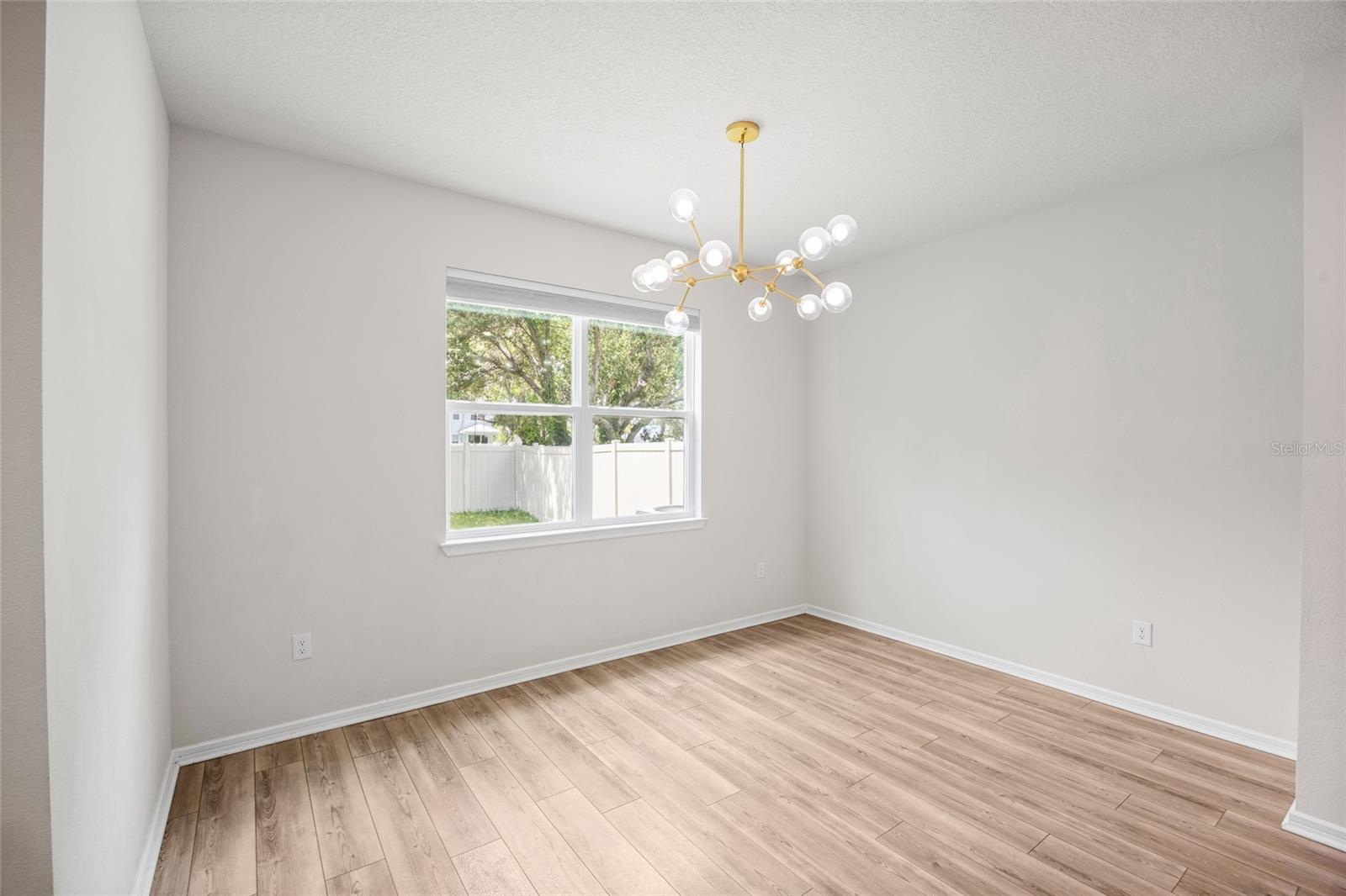 PIER POINTE - Residential