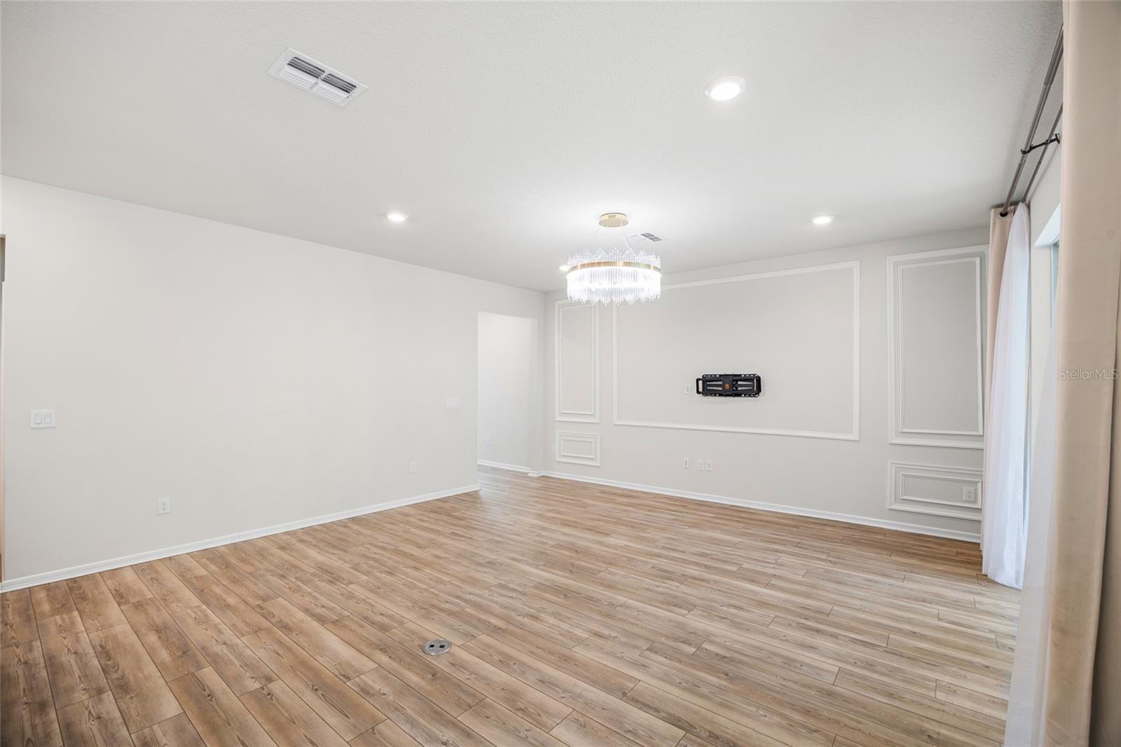 PIER POINTE - Residential