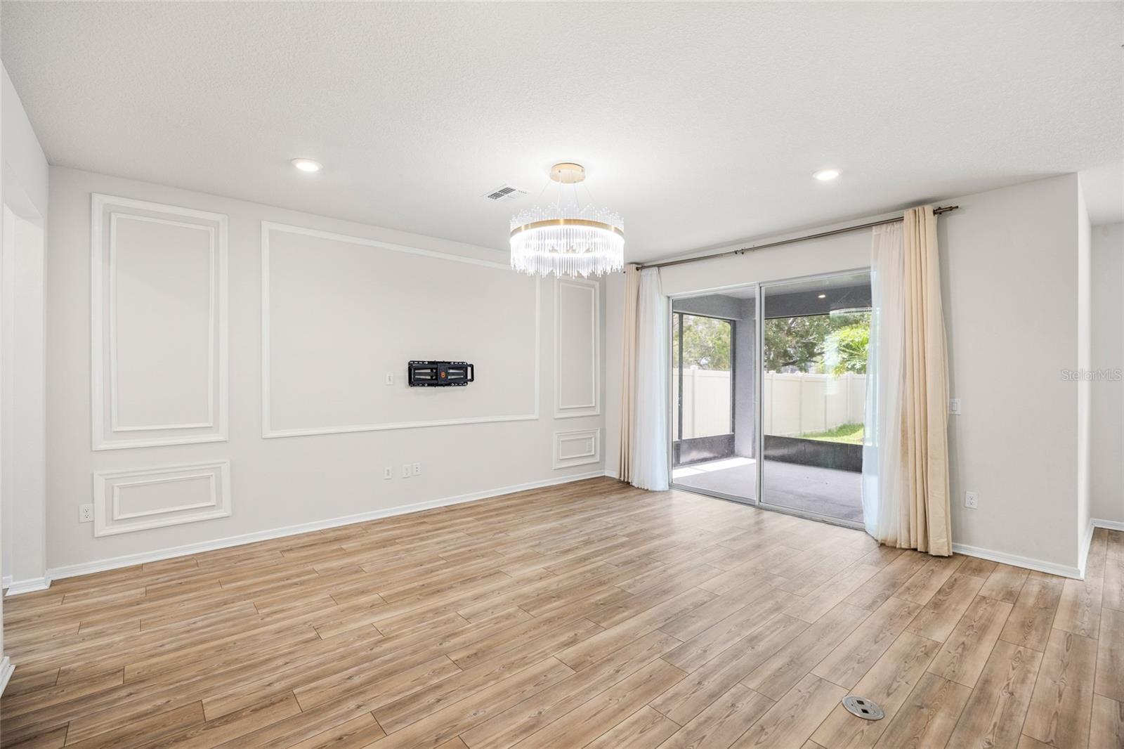 PIER POINTE - Residential