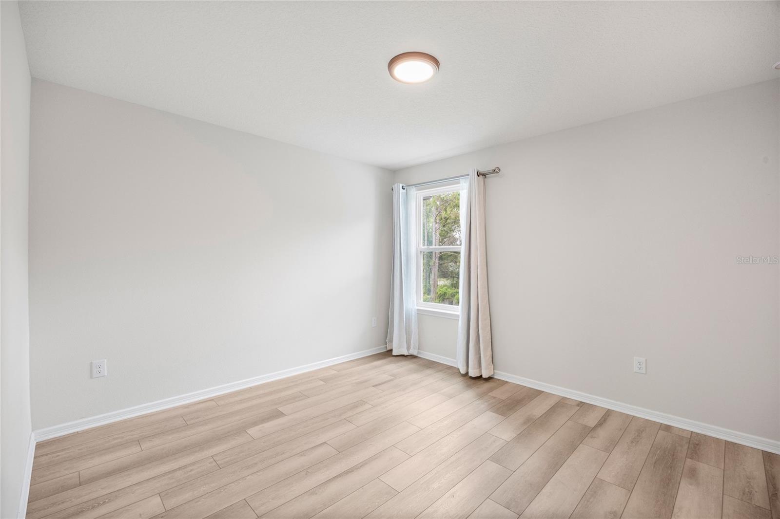 PIER POINTE - Residential