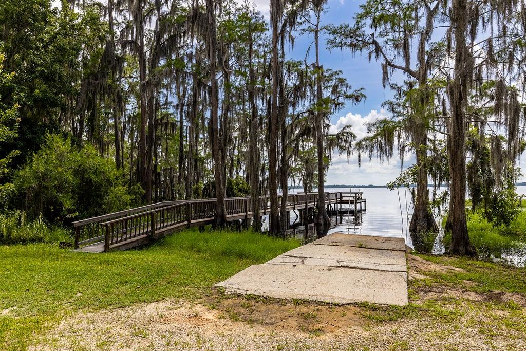 LAKE NELLIE OAKS SUB - Residential Lease