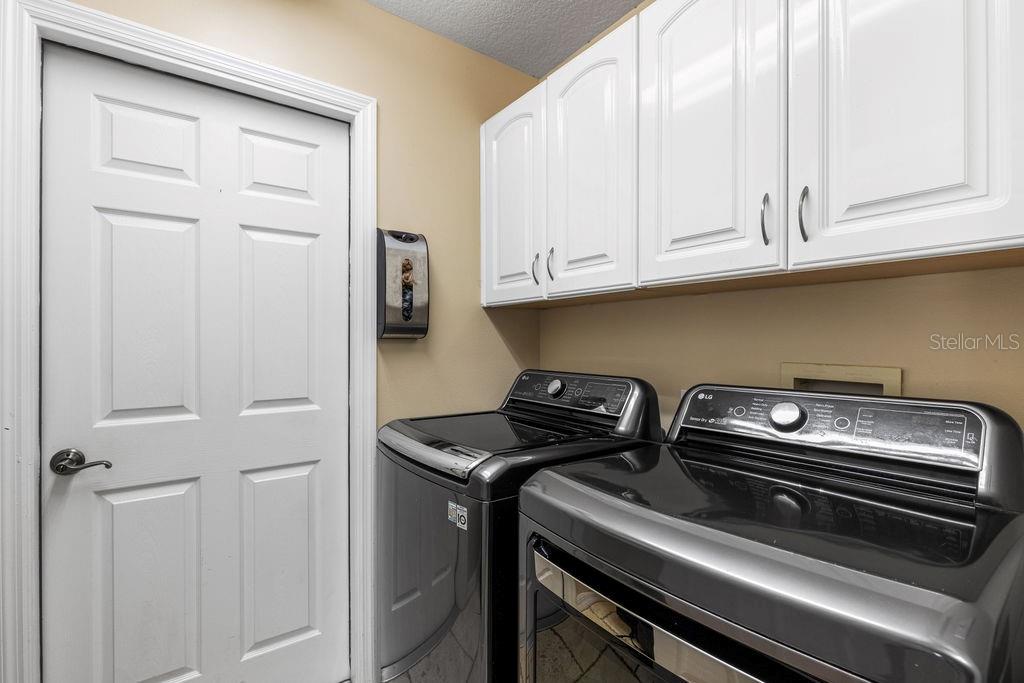 LAKE NELLIE OAKS SUB - Residential Lease