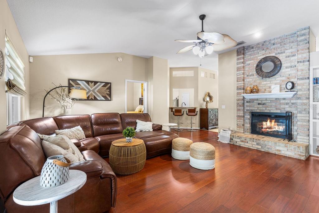 LAKE NELLIE OAKS SUB - Residential Lease