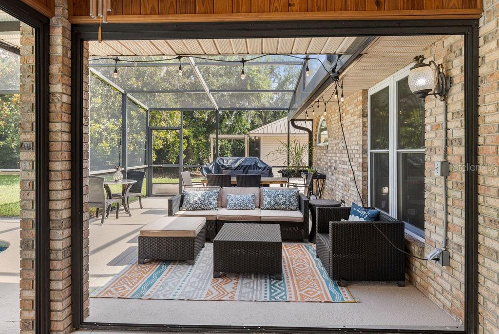 LAKE NELLIE OAKS SUB - Residential Lease