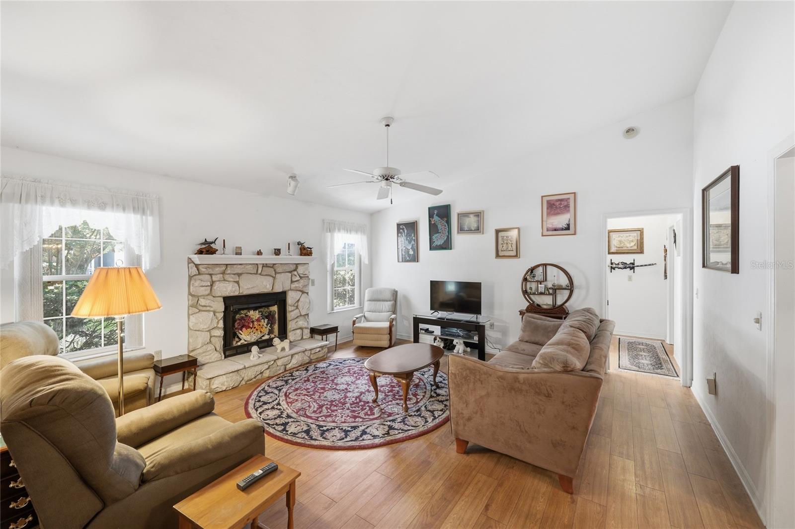 MILE RUN PH III UNIT G-1 - Residential
