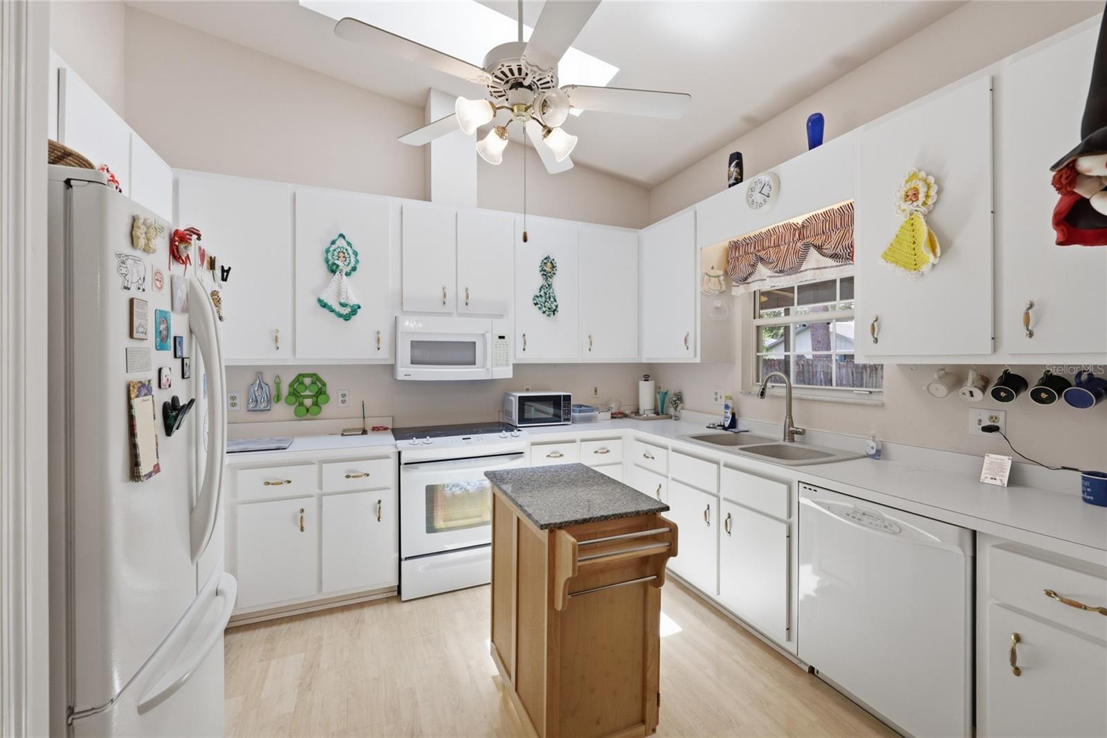 MILE RUN PH III UNIT G-1 - Residential