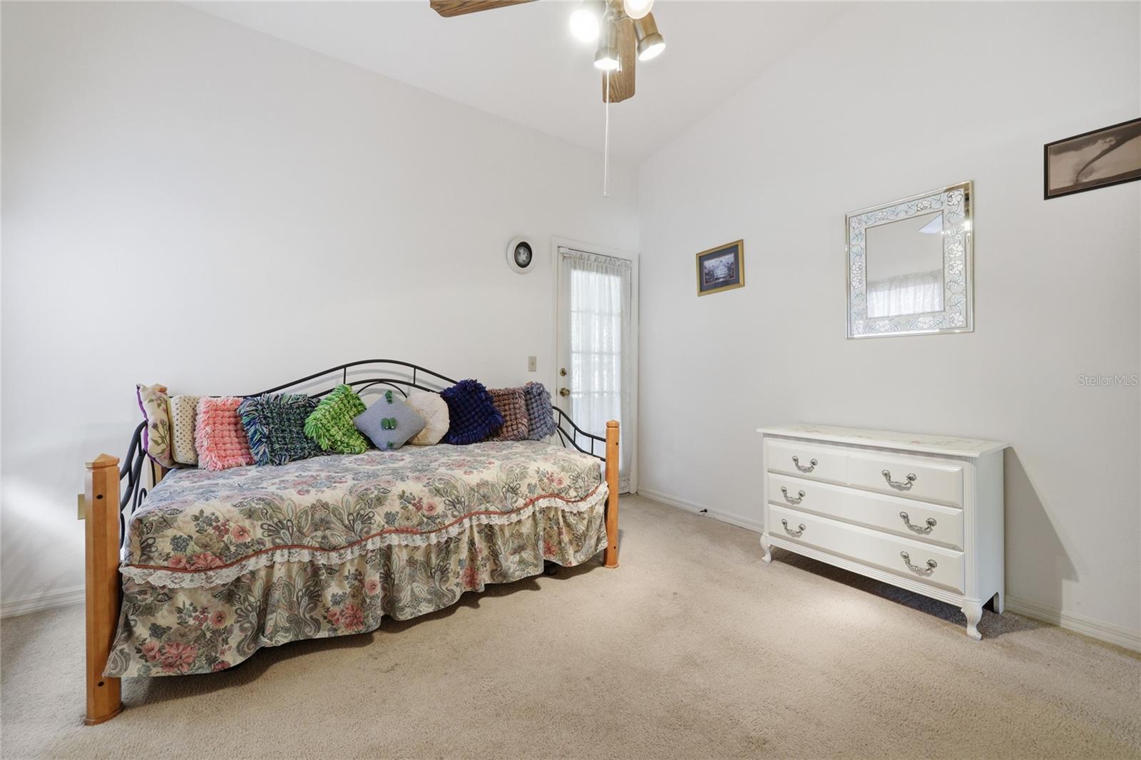 MILE RUN PH III UNIT G-1 - Residential
