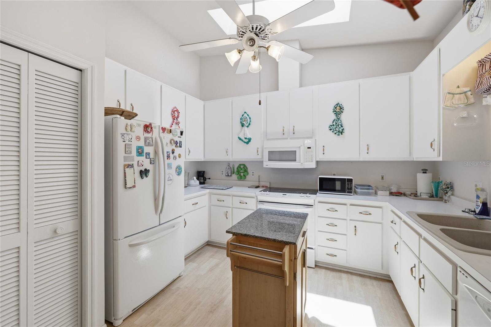 MILE RUN PH III UNIT G-1 - Residential