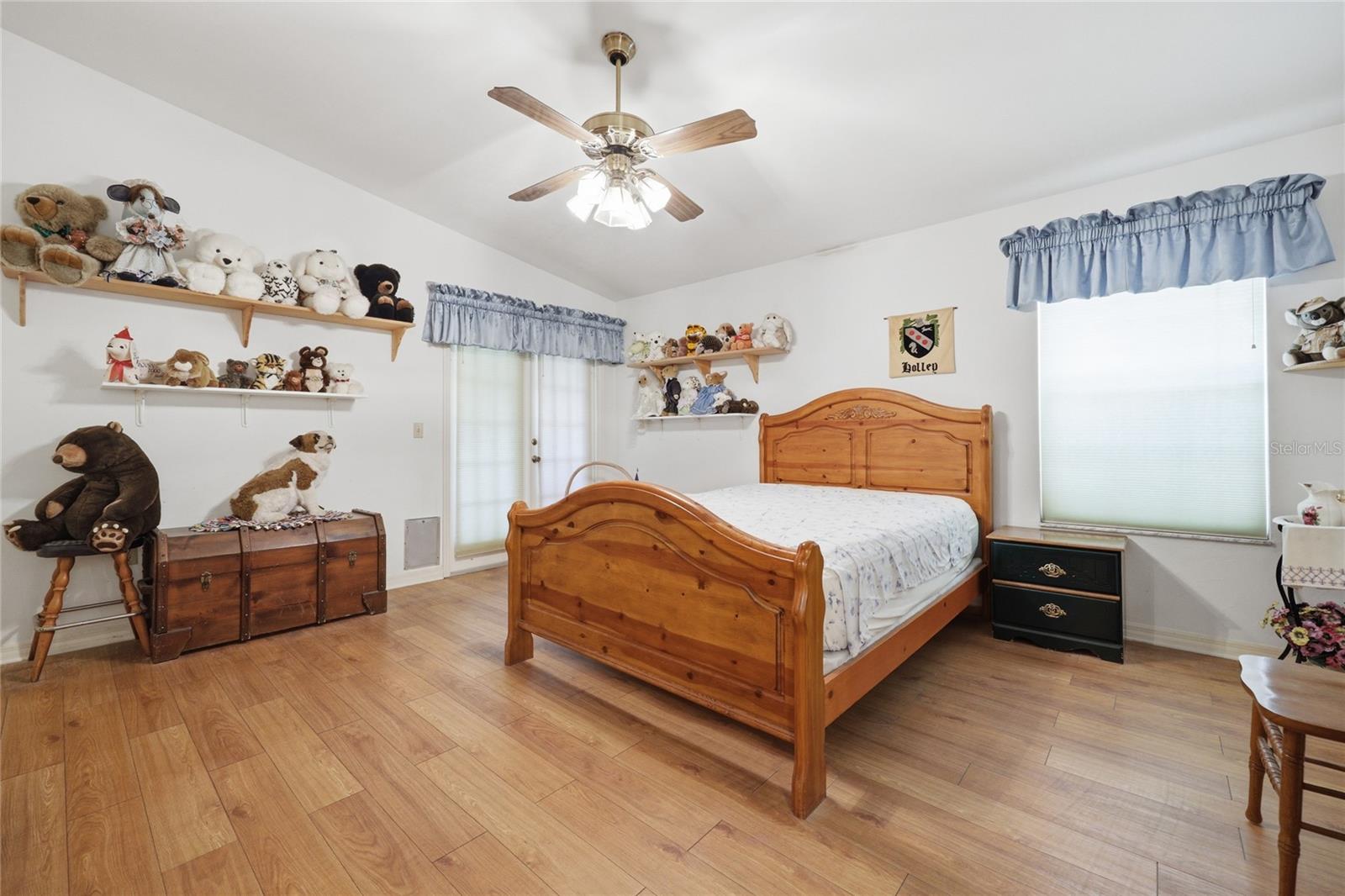MILE RUN PH III UNIT G-1 - Residential