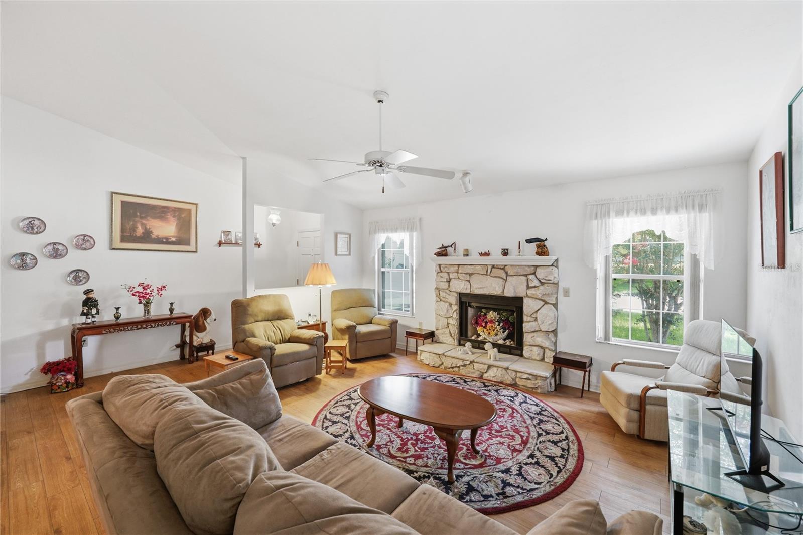 MILE RUN PH III UNIT G-1 - Residential