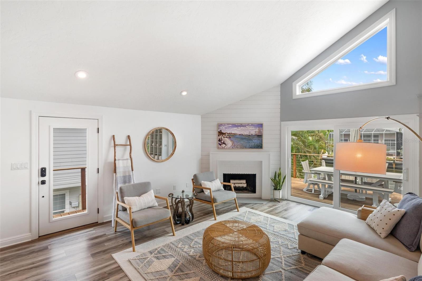 SIESTA BEACH - Residential