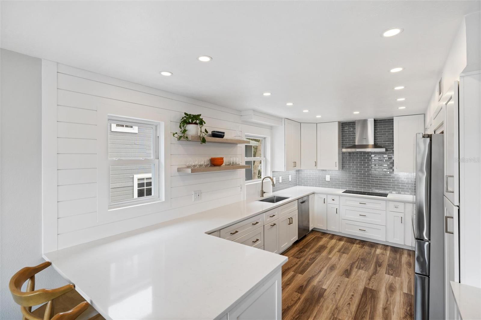 SIESTA BEACH - Residential