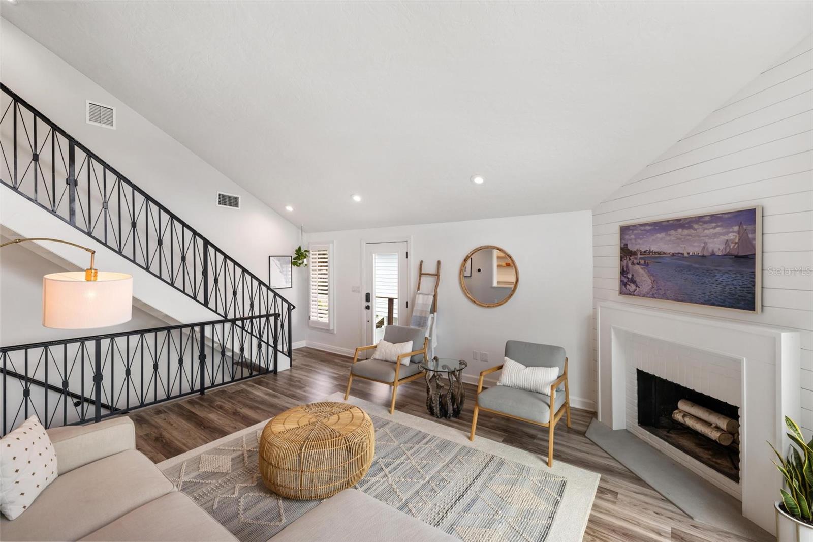 SIESTA BEACH - Residential