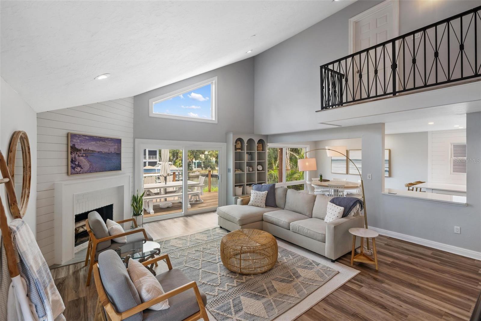 SIESTA BEACH - Residential