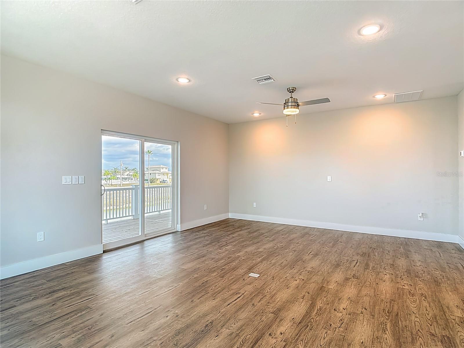 HERNANDO BEACH - Residential