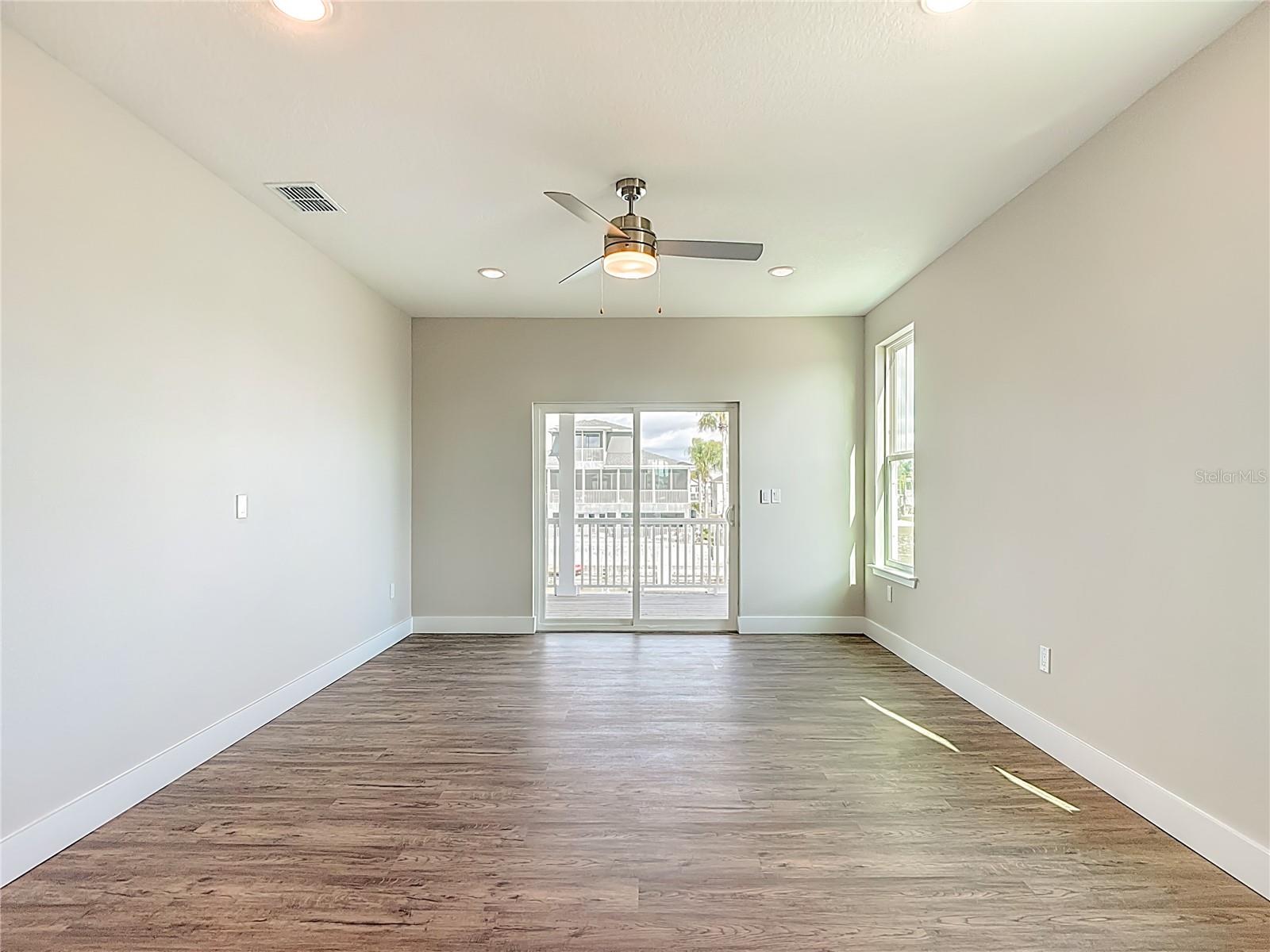 HERNANDO BEACH - Residential