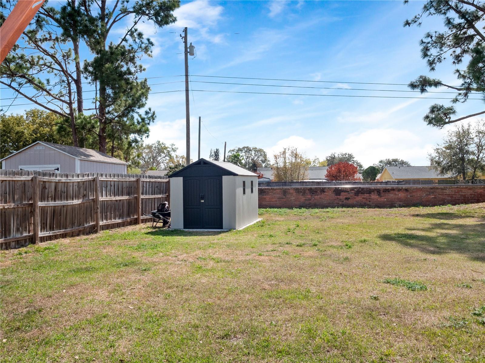 CRYSTAL LAKE ESTATES - Residential