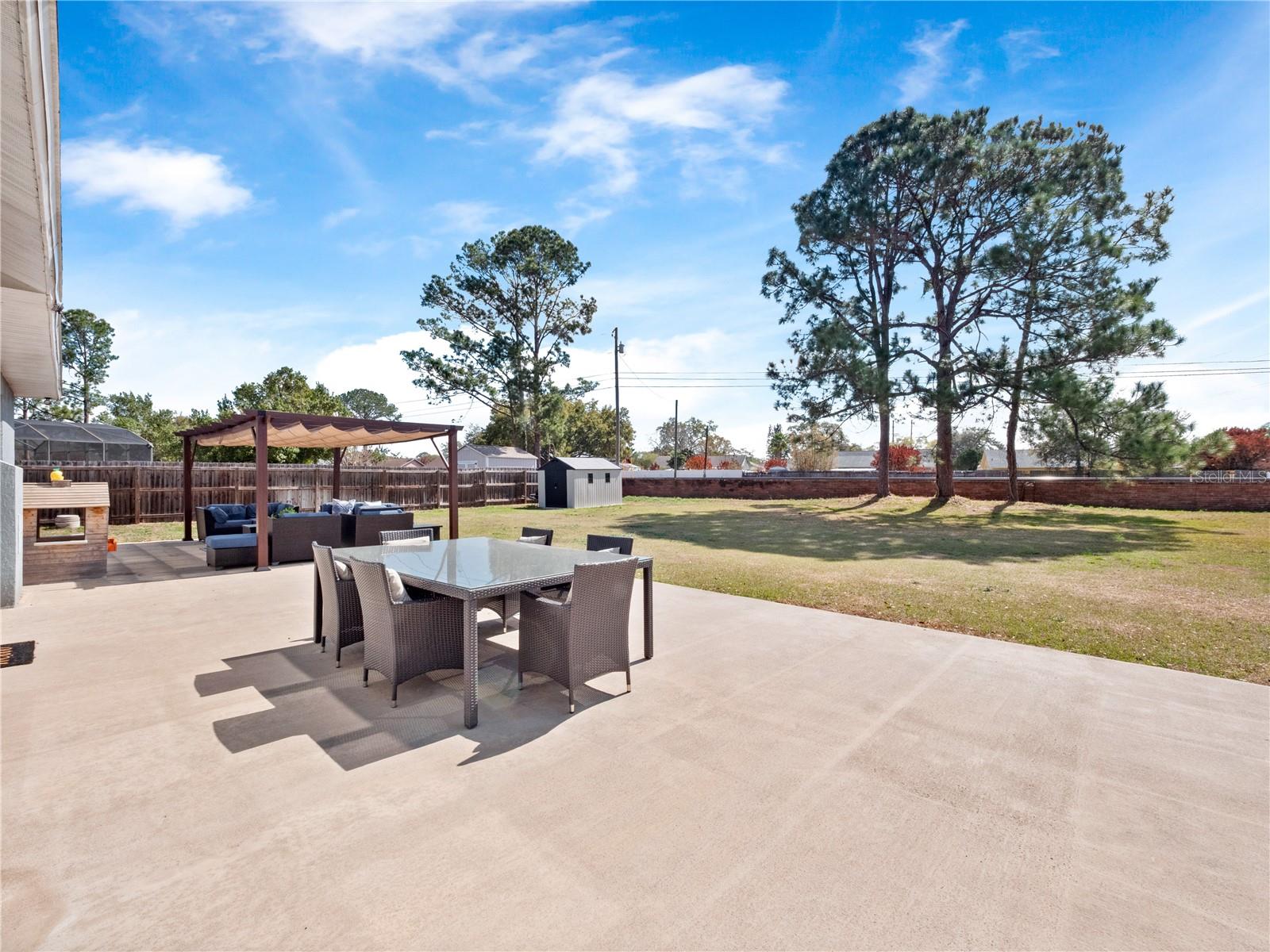CRYSTAL LAKE ESTATES - Residential