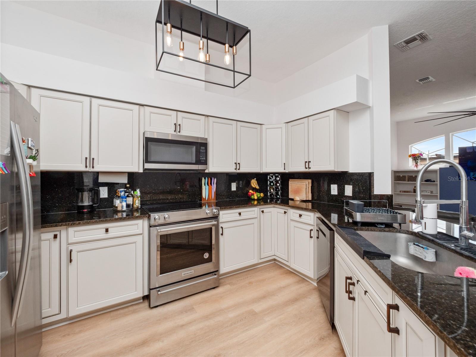 CRYSTAL LAKE ESTATES - Residential