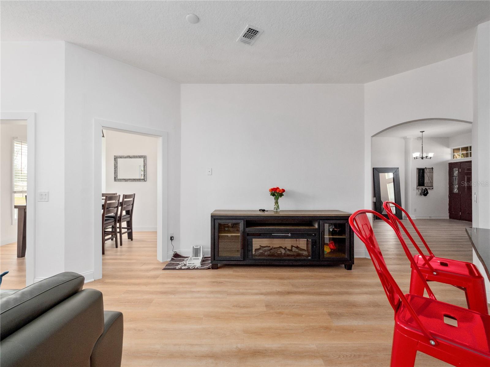 CRYSTAL LAKE ESTATES - Residential