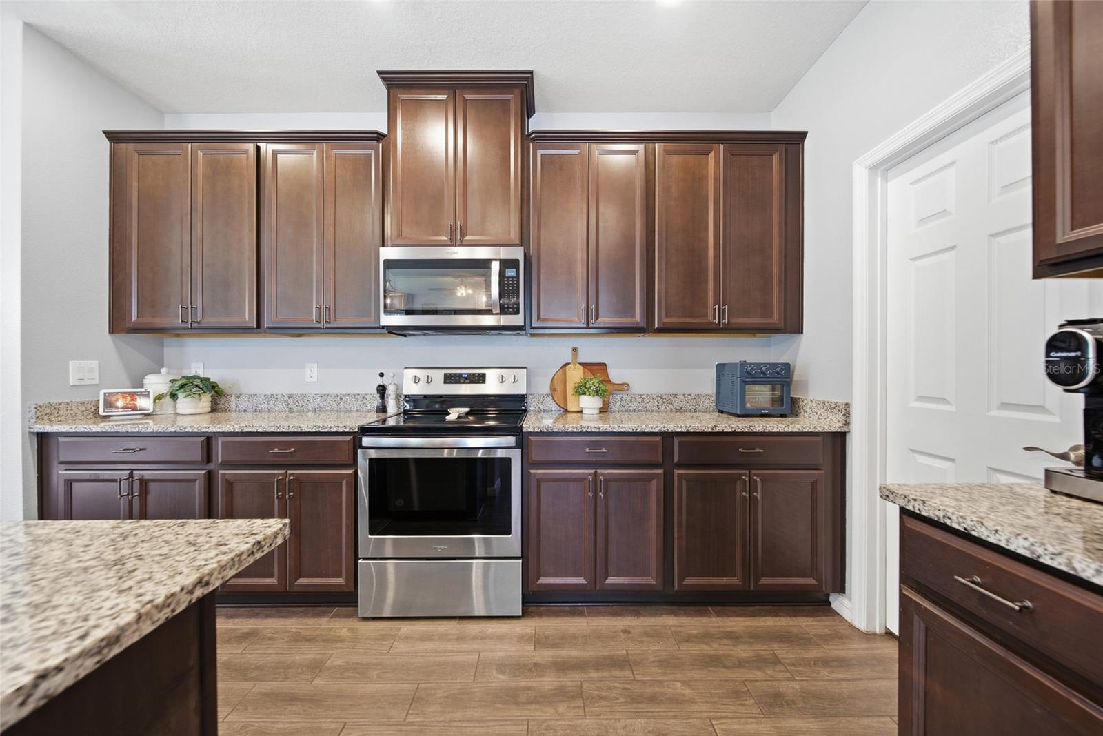AVALON PARK WEST PRCL E PH 1 - Residential