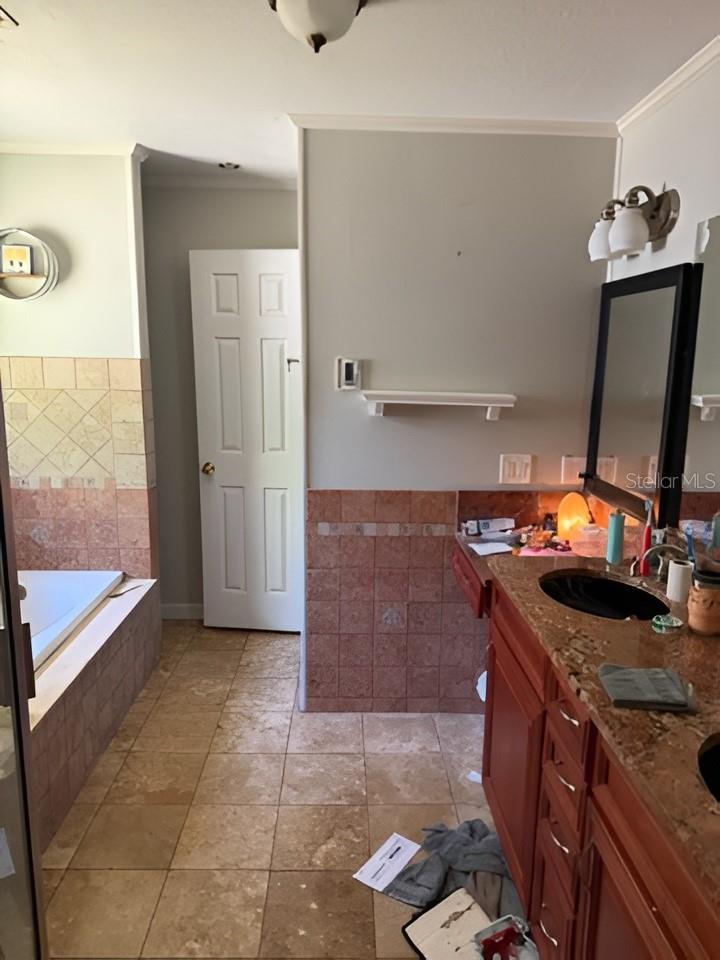 INTERLACHEN LAKES ESTATES - Residential