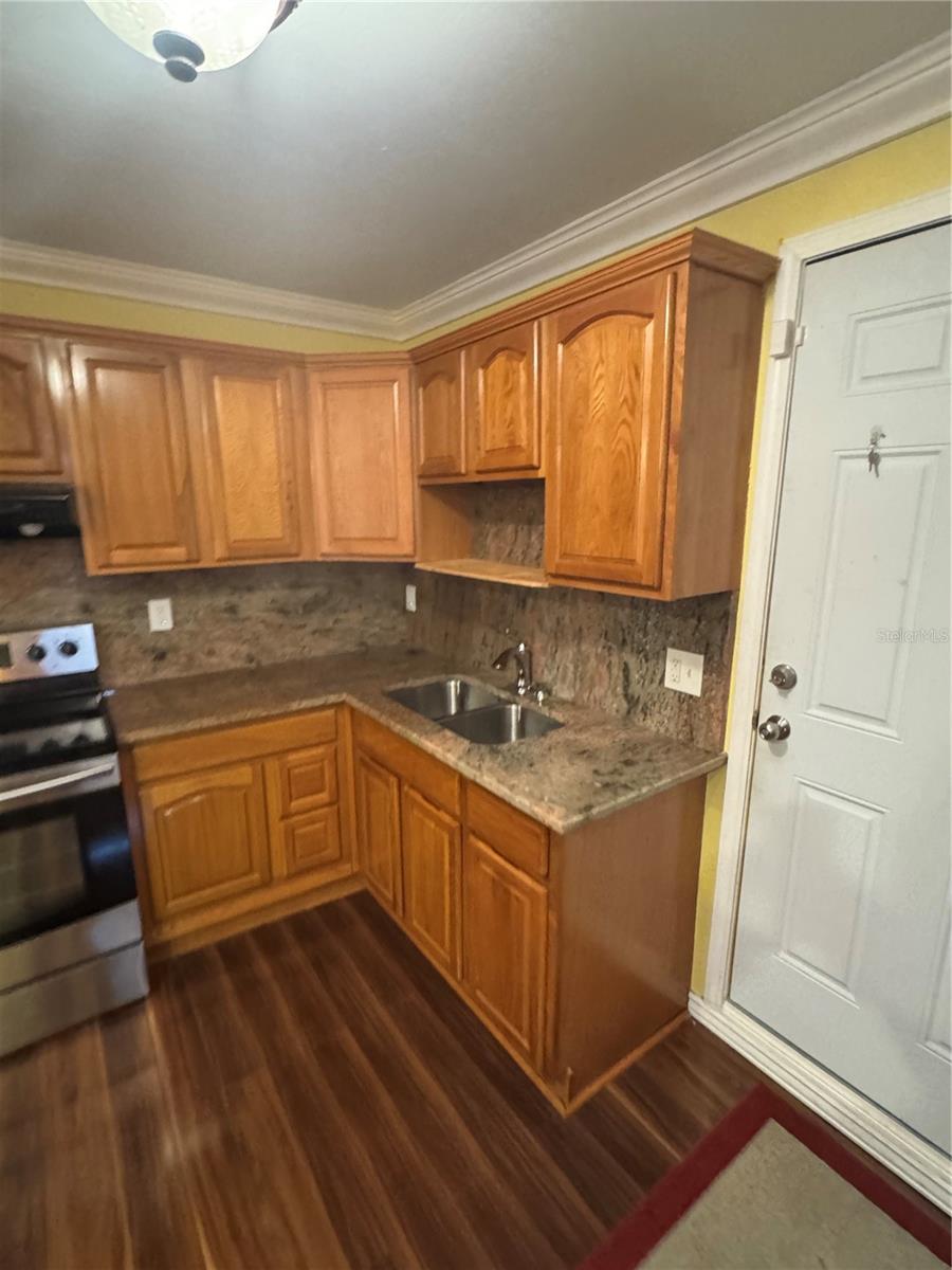 RANDALLS REV SUB - Residential Lease
