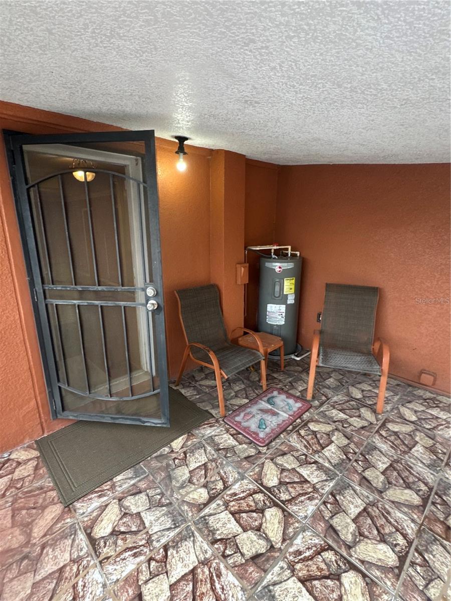 RANDALLS REV SUB - Residential Lease