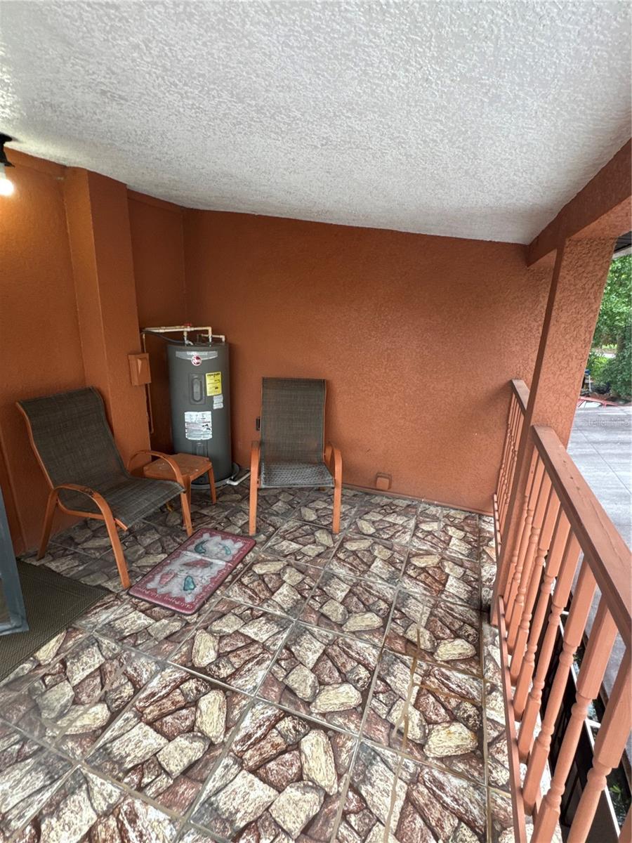 RANDALLS REV SUB - Residential Lease