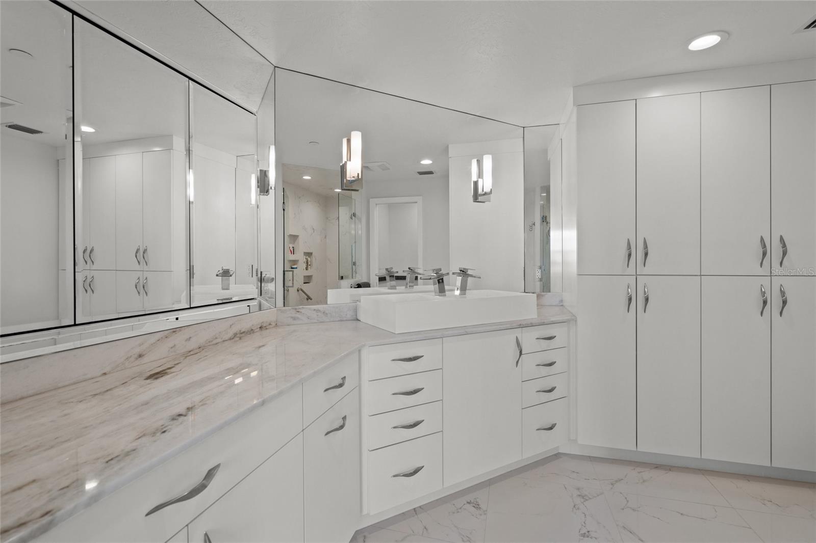 DOLPHIN BAY-SIESTA KEY SEC A - Residential