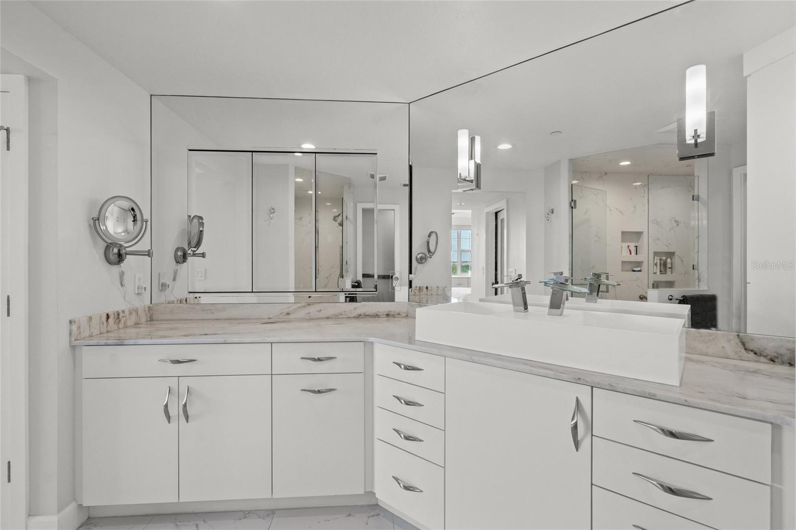 DOLPHIN BAY-SIESTA KEY SEC A - Residential