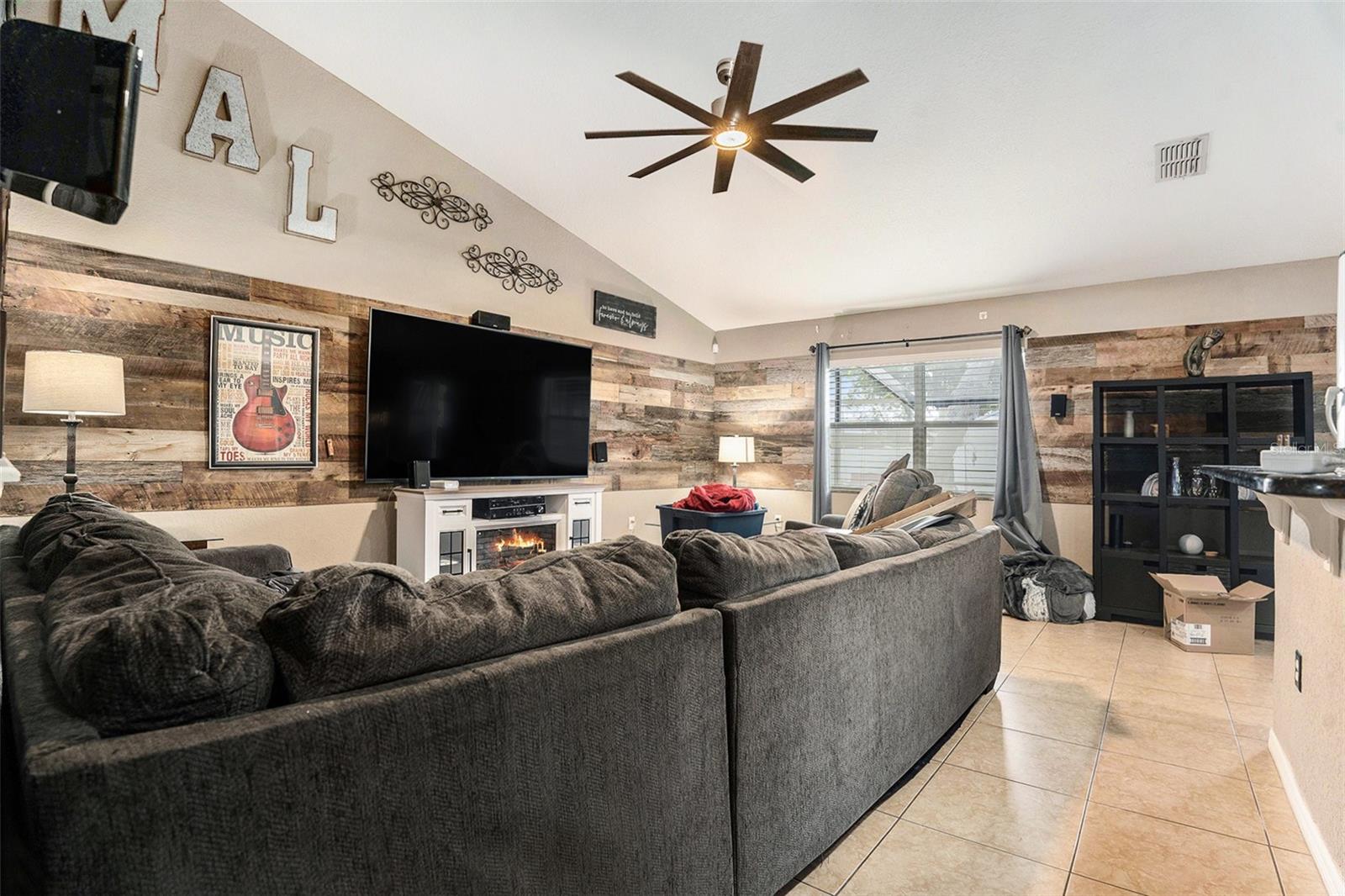 SPRING HILL - Residential