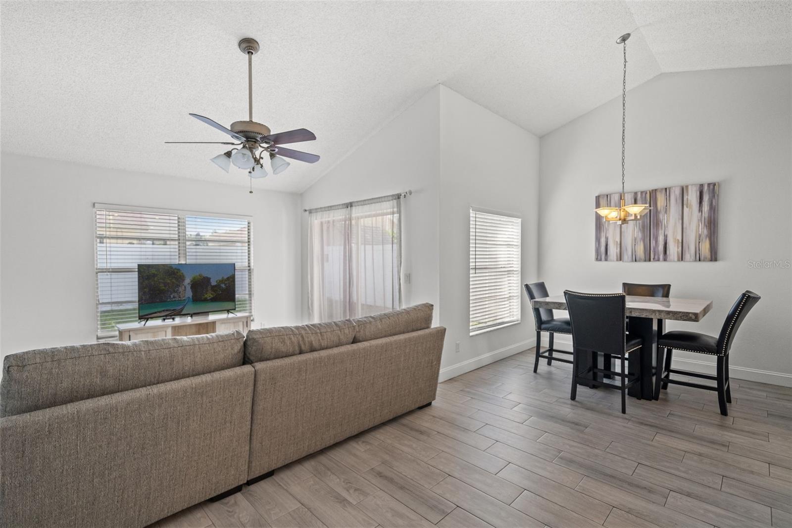 HAMPTON PARK - Residential