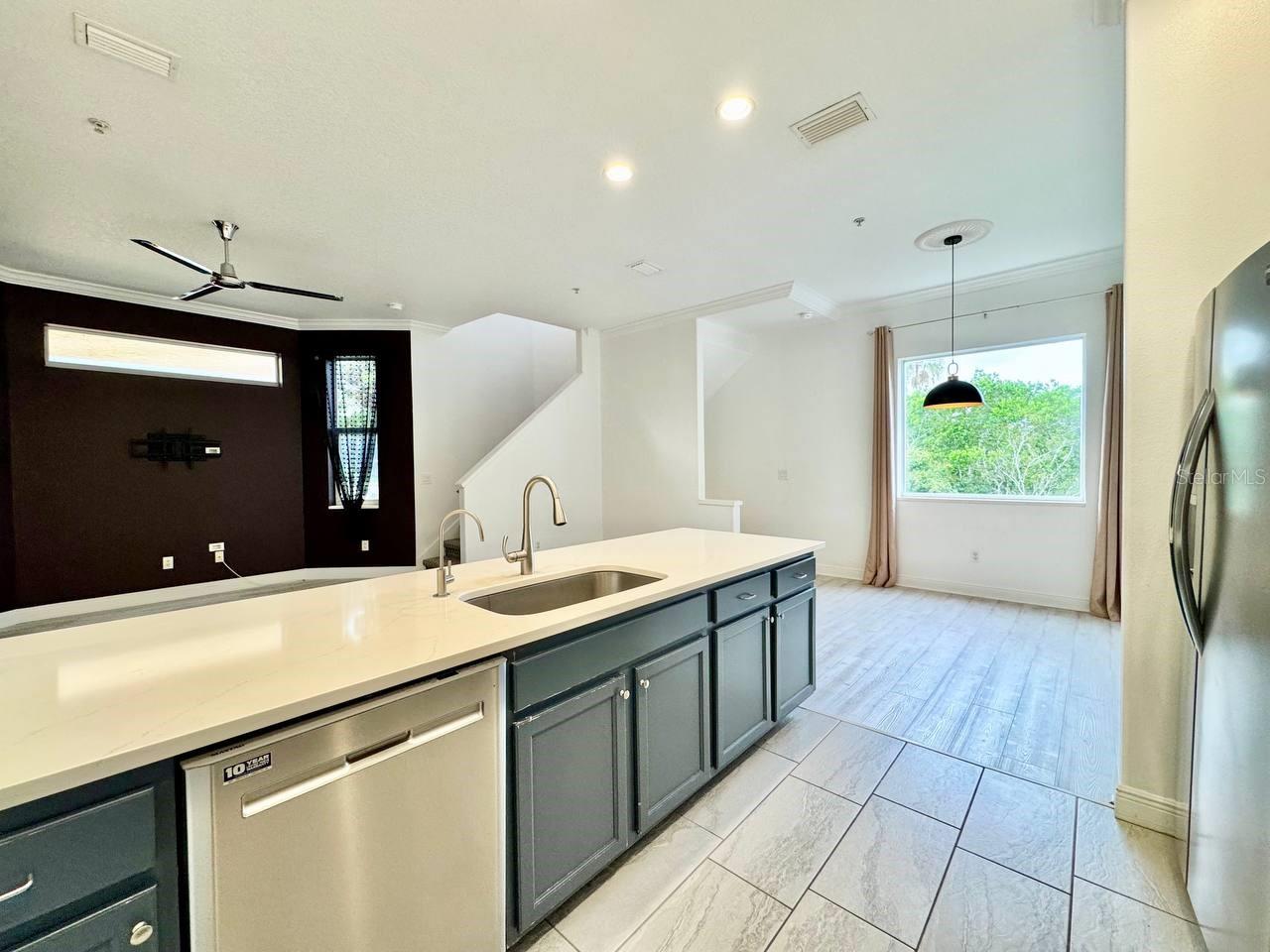 BAYOU VILLAGE - Residential Lease