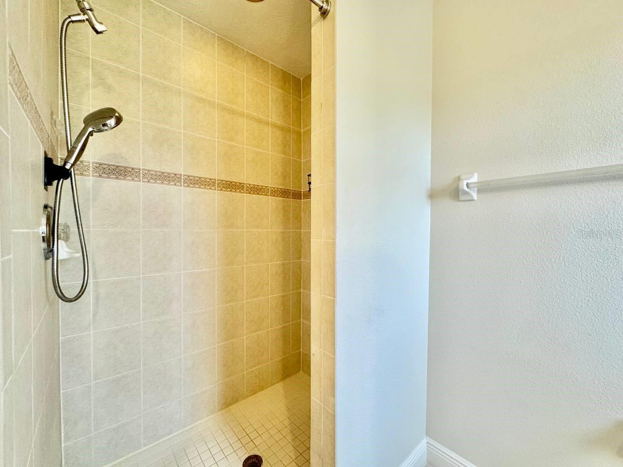 BAYOU VILLAGE - Residential Lease