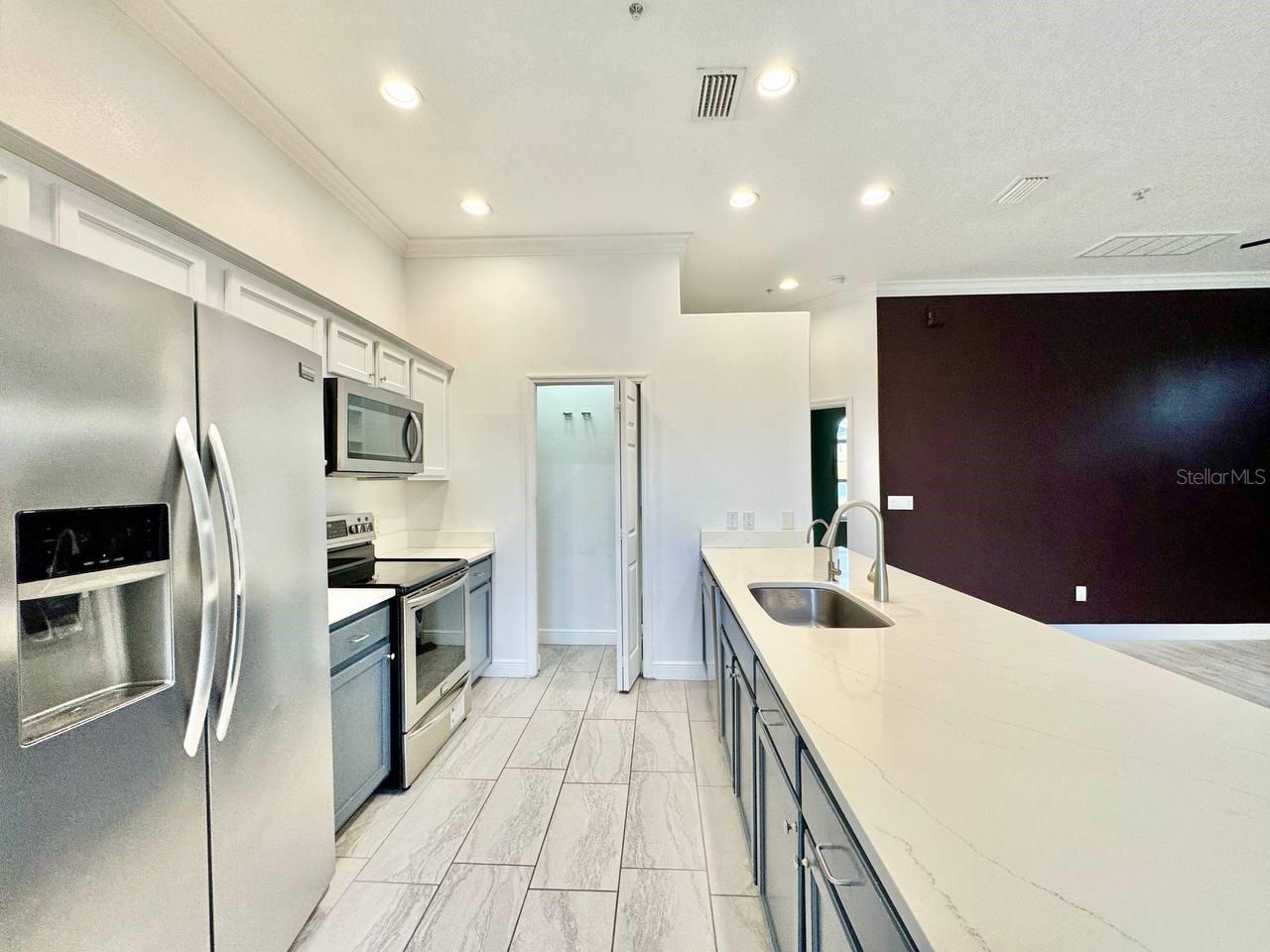 BAYOU VILLAGE - Residential Lease