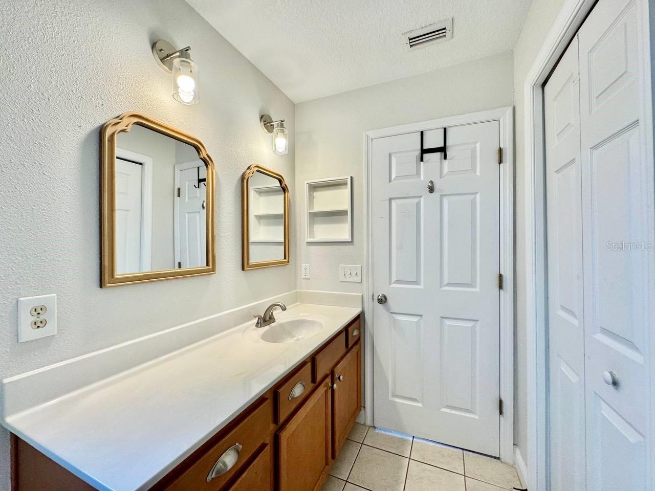 BAYOU VILLAGE - Residential Lease
