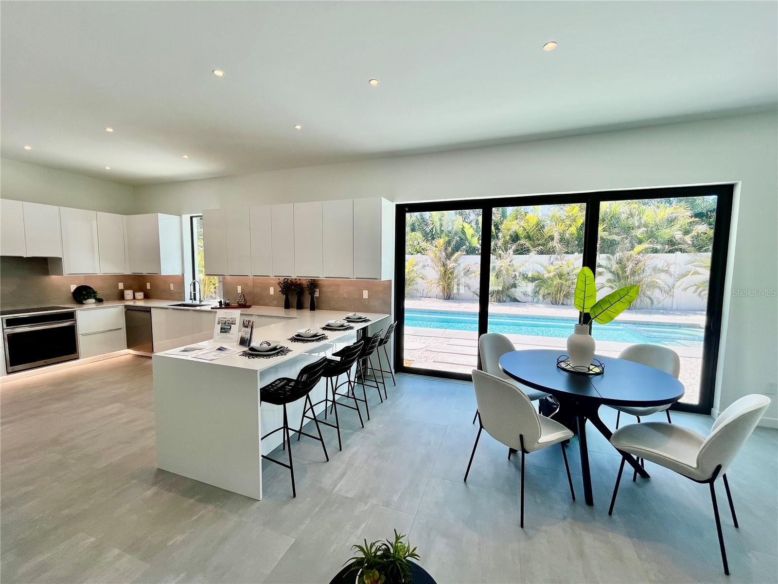 SOUTH GATE - Residential