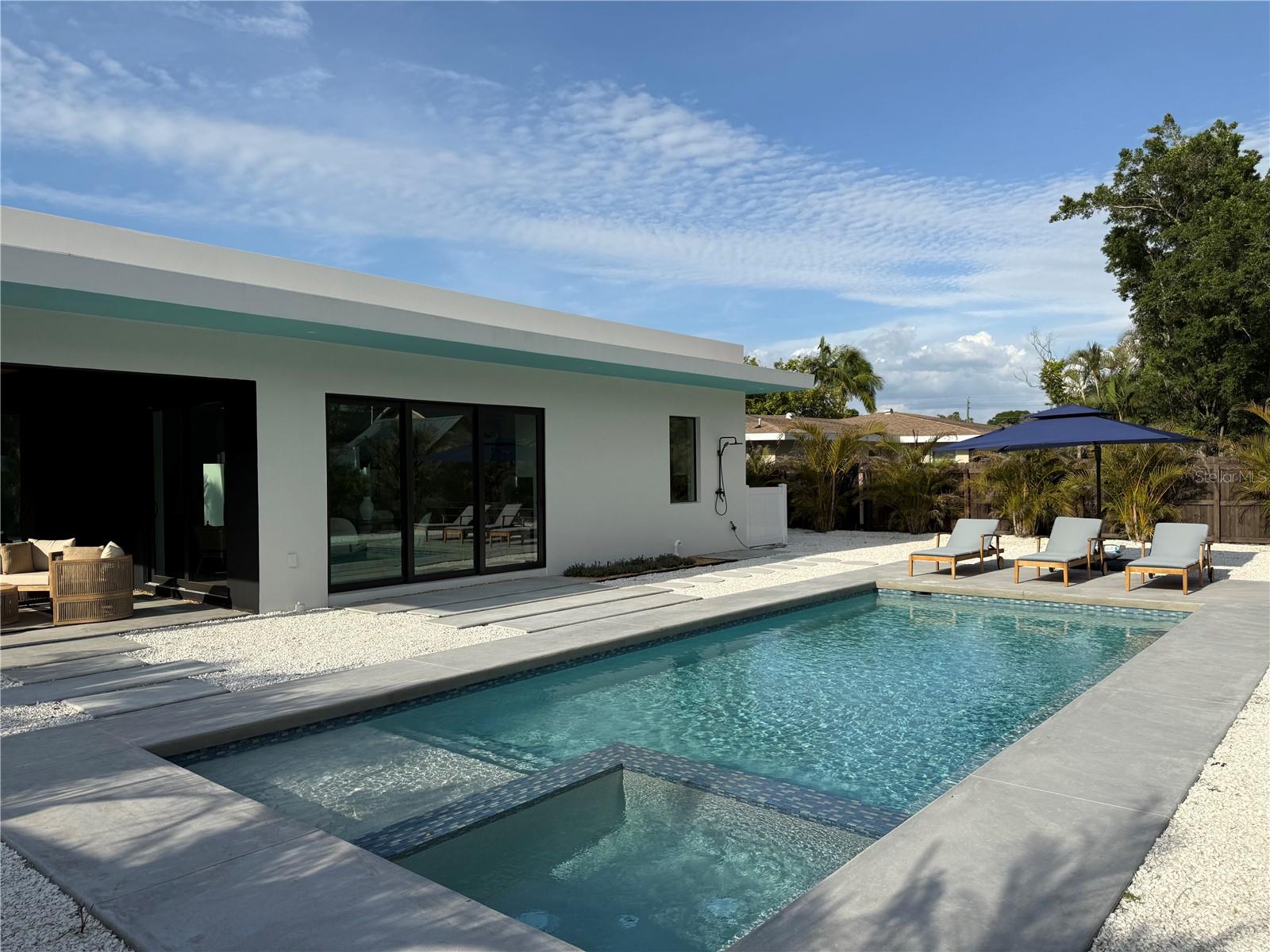 SOUTH GATE - Residential