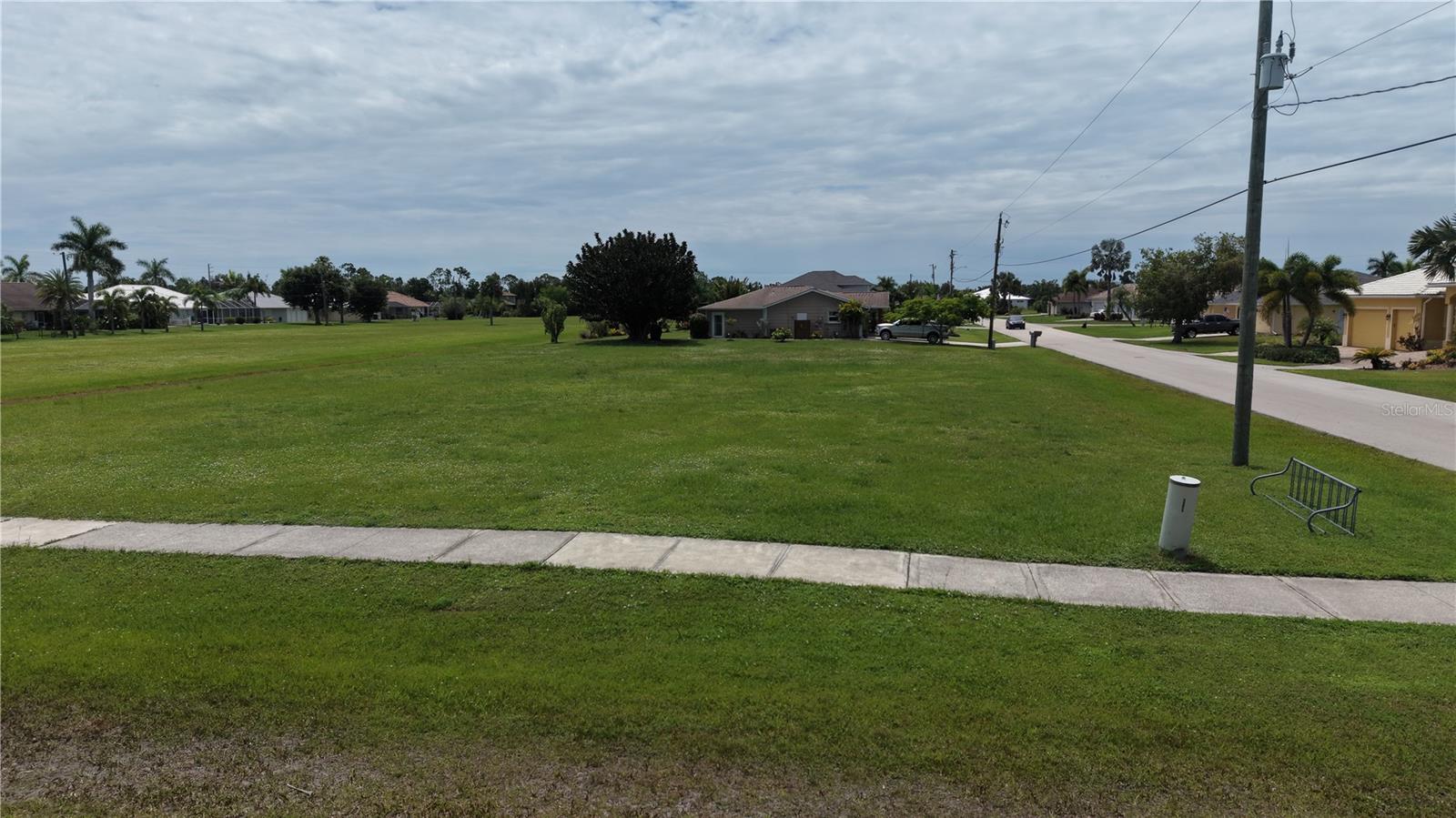 PUNTA CORDA ISLES SEC 18 - Land