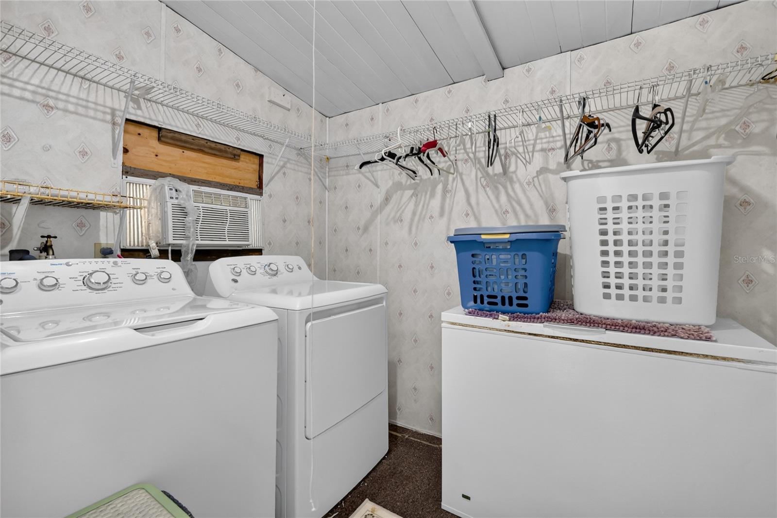 BONFIRE MOBILE HOME VILLAGE SUB - Residential