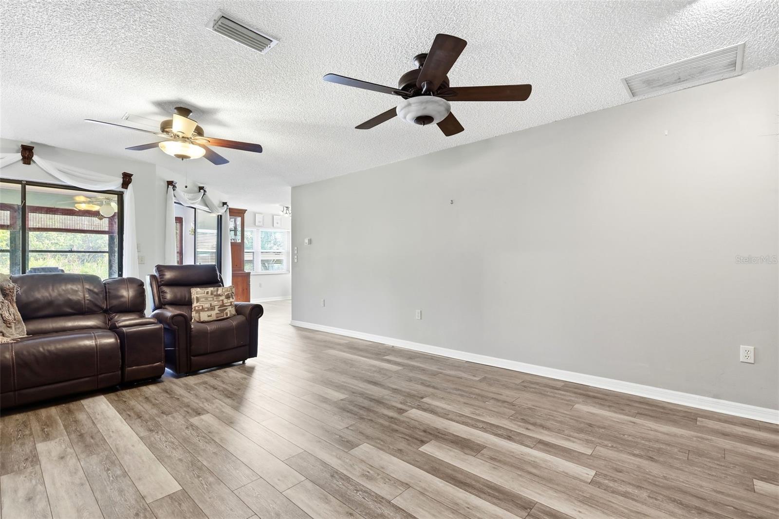 LAKE HARRIS SHORES - Residential