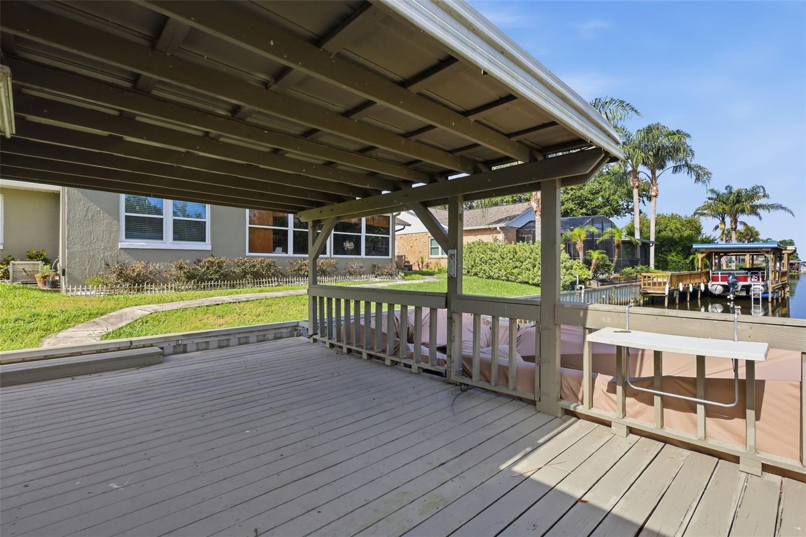 LAKE HARRIS SHORES - Residential