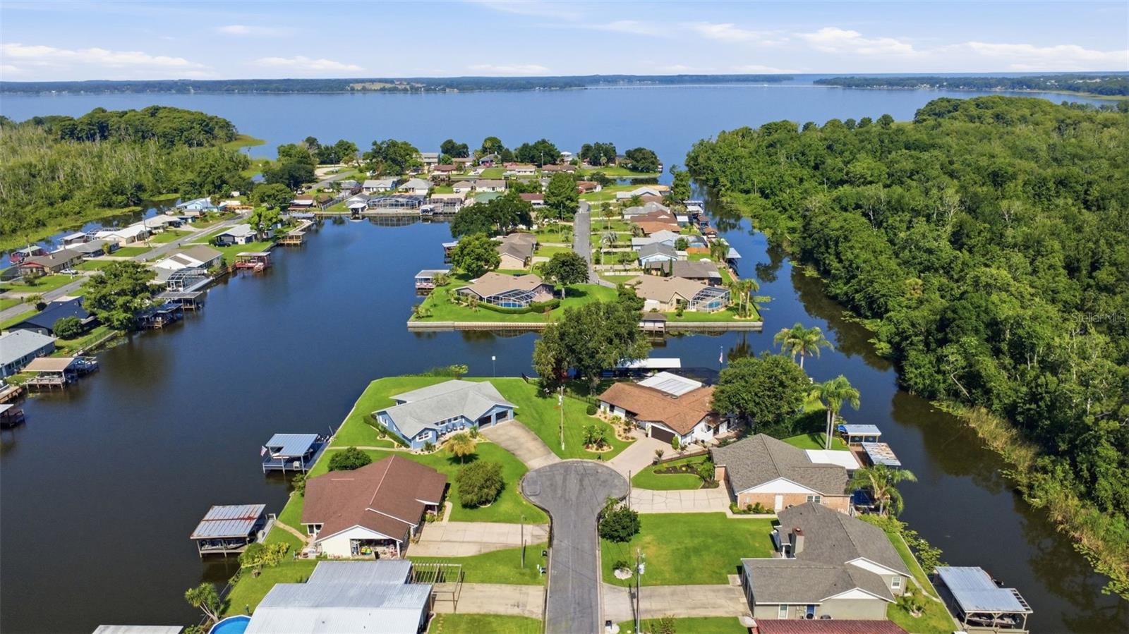 LAKE HARRIS SHORES - Residential